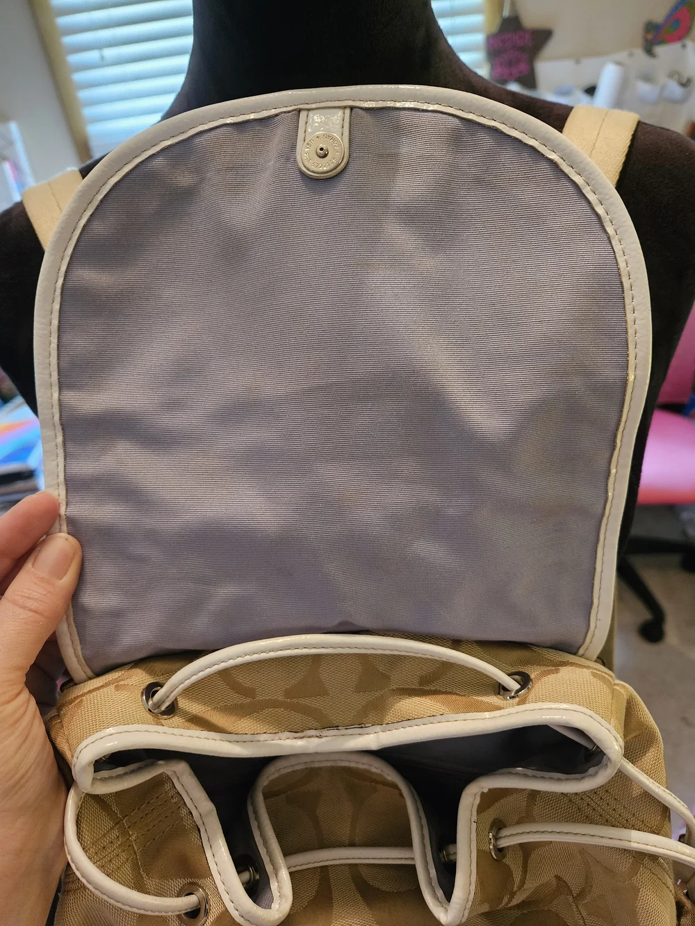 Y2K✨️Coach Tan Daisy Signature Canvas Backpack - Picture 4 of 16